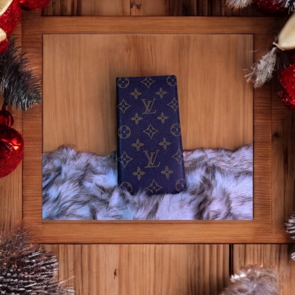 Louis Vuitton Handbags - Louis Vuitton Monogram checkbook style long wallet